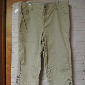 JUST MY SIZE women's capris  20W  khaki